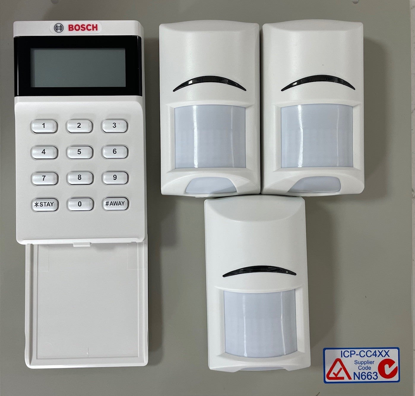 Bosch Alarm kit 3000 WITH 3 PIR + ICON keypad
